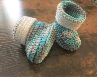 Cuff style Crocheted baby Boots, 3 6 9 months Photo Prop girl crochet baby shower gift