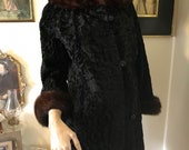 Luxurious Vintage 40s Old Hollywood glam Black Persian lamb Mink Trim Cuffs Portrait collar Louis Furriers ladies Coat size Small