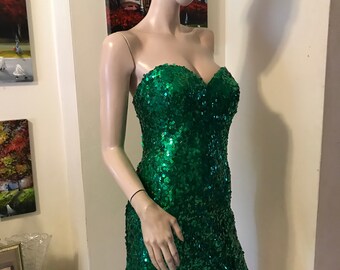 1970s style cocktail dress