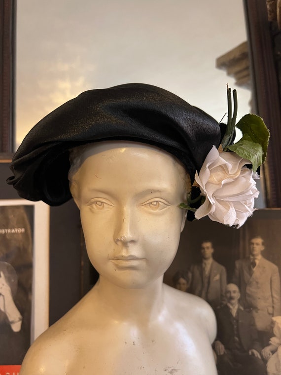 Fabulous Vintage 40s Black Satin White Rose Ladie… - image 1