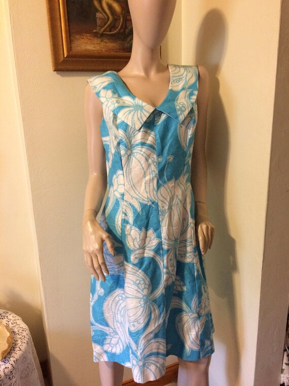 Fab 1970s Jan Sue Blue and White floral Ladies Shi