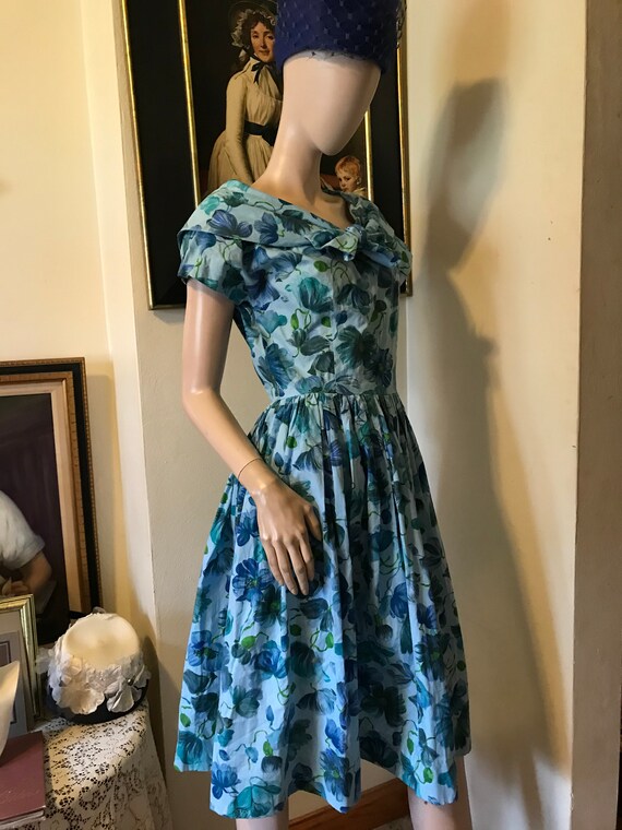 Vintage 50s Darling Blue Floral Cotton Full Skirt… - image 5