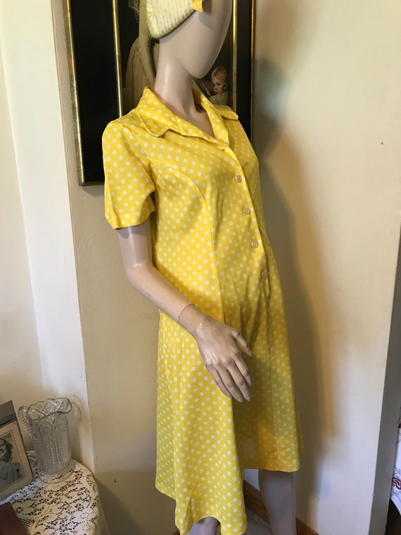 VINTAGE 1970s MOD Bold Yellow and White Polka Dot 