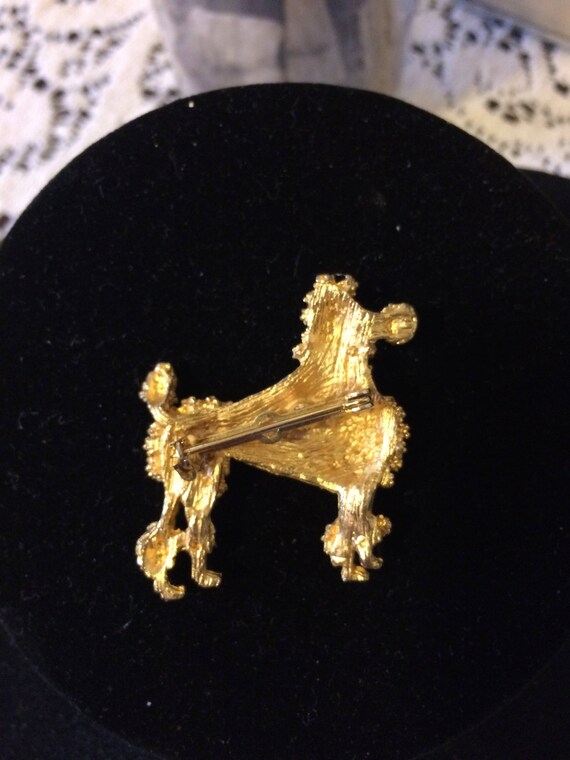 Vintage 60s Gold Tone Standing Poodle Dog Figural… - image 3