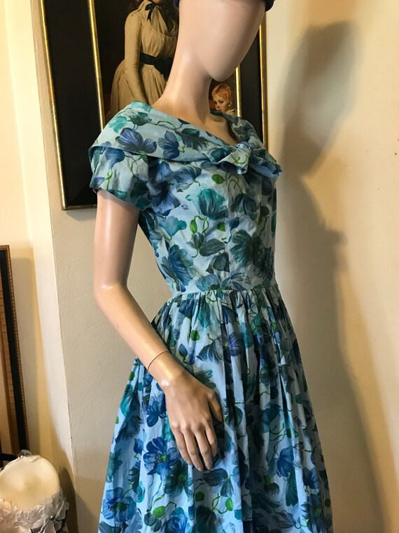 Vintage 50s Darling Blue Floral Cotton Full Skirt… - image 4