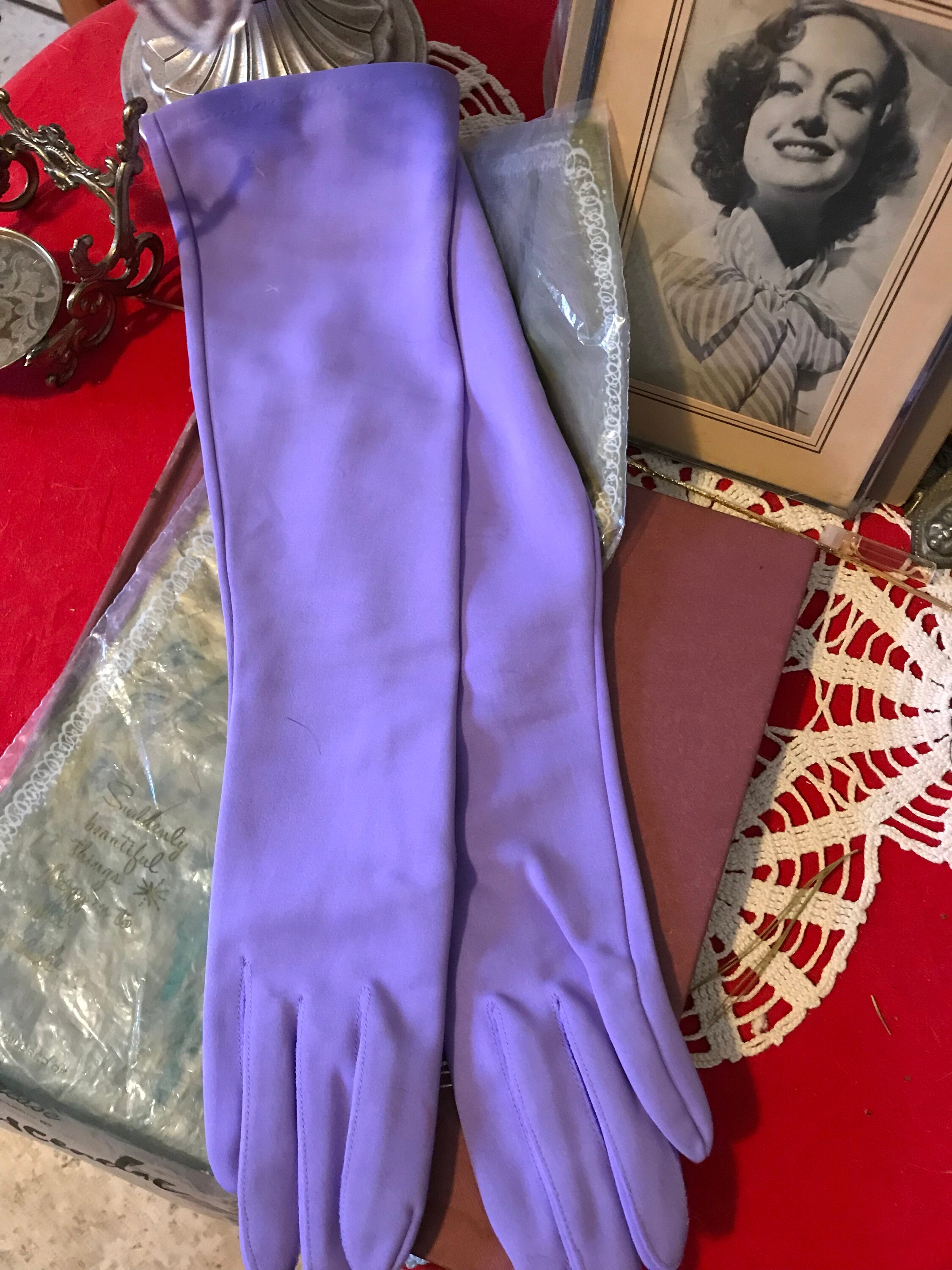 ladies purple gloves
