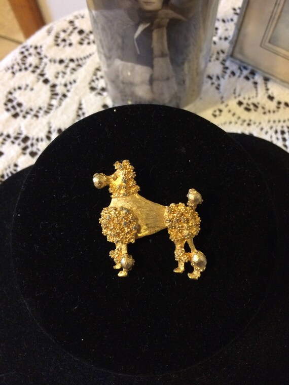 Vintage 60s Gold Tone Standing Poodle Dog Figural… - image 5