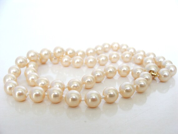 Vintage faux pearls, warm ivory strand of pearls,… - image 5