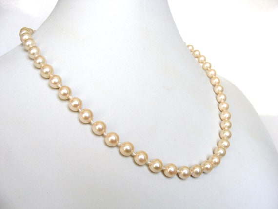 Vintage faux pearls, warm ivory strand of pearls,… - image 2