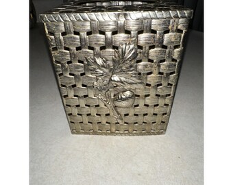 ヴィンテージ風ティッシュボックスカバー、ゴールドメタル、バスケット織り、立体的なイチゴ柄、MCMスタイル！