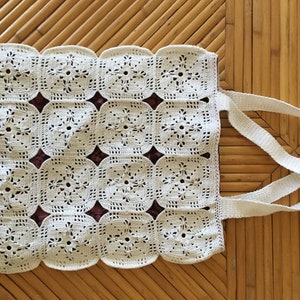 Tote/bolso de ganchillo forrado hecho a mano - blanco con forro burdeos