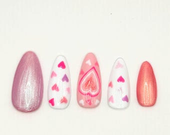 Corazón rosa de San Valentín ~ Uñas de gel pintadas a mano ~