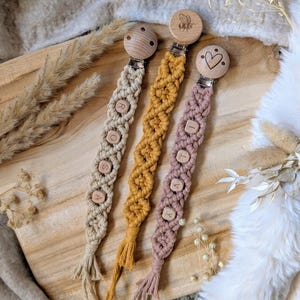 Makramee Schnullerkette LITTLE HEART – Handgefertigt & personalisierbar | Schnullerhalter Baby Geschenk | Holzclip | Baumwolle