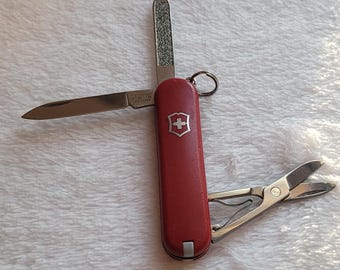 Navaja suiza de segunda mano Victorinox 58 mm Navaja de bolsillo Classic SD Red