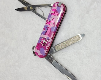 Pre-owned Victorinox Classic SD Swiss Army Knife: Pink Camo, 3-Tool