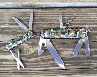 Pre-owned Victorinox Camouflage Gift Set – Spartan & Classic SD 58mm Swiss Army Knives