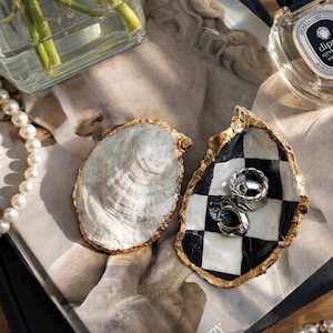Black & White Checkered Oyster Shell Trinket Dish, Oyster Shell Ring Dish, Birthday Gift, Wedding Gift, Bridesmaids Gift, Unique Gift