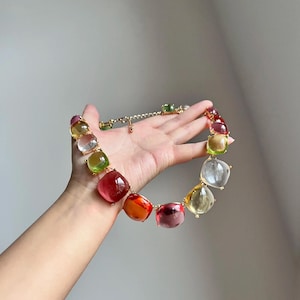 Kolorowy naszyjnik z kamieniami szlachetnymi, odważna biżuteria w stylu vintage