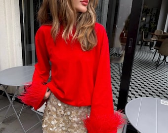 Übergroße Federn Langarm | Luxus-rotes Top | Abnehmbares Feder-Sweatshirt | Basic Straußen Outfit | Weitärmeliges Boyfriend Fit T-Shirt