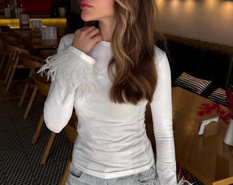 Maglietta a maniche lunghe slim fit con piume / Top avorio di lusso / Felpa con piume staccabili / Completo base con piume / Maglietta a maniche larghe stile boyfriend