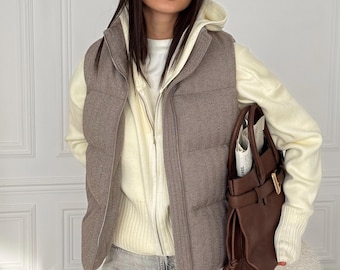 Woll-Steppweste | Graue ärmellose Jacke | Melange-Herbst-Bodywarmer | Oversize-Mantel | Gemütliches Winteroutfit für Damen