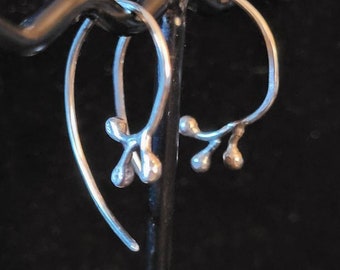 Partial hoops with dots