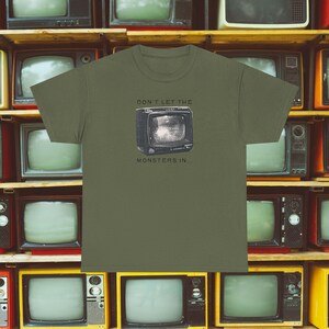 Retro TV Graphic Tee, 80s Nostalgia, Unisex Streetwear image 3