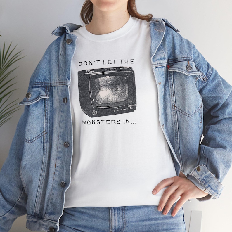 Retro TV Graphic Tee, 80s Nostalgia, Unisex Streetwear image 9