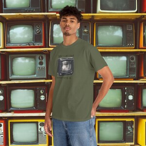 Retro TV Graphic Tee, 80s Nostalgia, Unisex Streetwear image 4