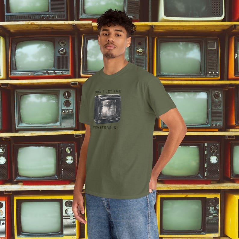 Retro TV Graphic Tee, 80s Nostalgia, Unisex Streetwear image 4