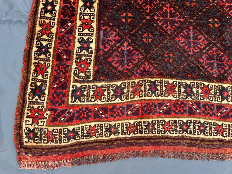 Tapis tribal afghan ancien 178 x 244 cm | Tapis en laine Baloutche fait main des années 1940 | Motif Boukhara turkmène | Grand tapis pour salon ou chambre image 3