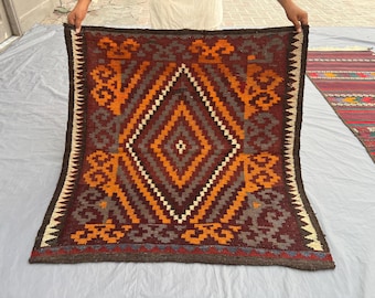 幾何学模様の赤いヴィンテージ トライバル キリム ラグ - Rug & Kilim