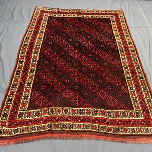 Tapis tribal afghan ancien 178 x 244 cm | Tapis en laine Baloutche fait main des années 1940 | Motif Boukhara turkmène | Grand tapis pour salon ou chambre image 2