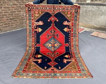 Alfombra antigua caucásica de 130 x 195 cm (4'3 x 6'5), de los años 70, diseño de medallón, lana suave, alfombra de inspiración turca, tejida a mano vintage, ideal para la decoración del salón.