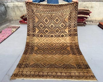 Tapis vintage rare de Bokhara turkmène (147 x 230 cm) • Noué à la main en laine douce • Marron chocolat • Tapis de collection à motifs géométriques tribaux, idéal pour une chambre ou une pièce de décoration.