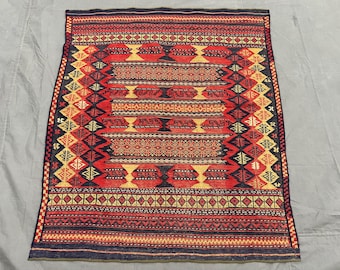 幾何学模様の赤いヴィンテージ トライバル キリム ラグ - Rug & Kilim