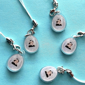 stray kids skzmagotchi jeongin phone charm