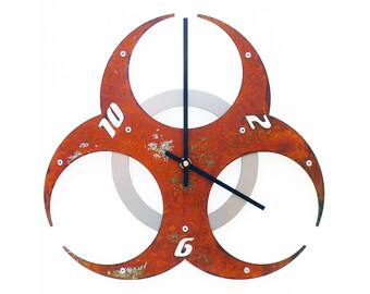 Biohazard II Unusual Wall Clock / Walking Dead Horror Zombie Half Life / Steampunk Metal Art Rustic Home Decor / Medical Biochemistry Scary