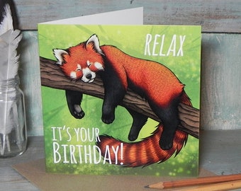 Tarjeta de feliz cumpleaños cuadrada con ilustración de panda rojo
