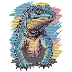 Puede incluir: Una ilustración colorida de una iguana azul, amarilla y rosa con un fondo texturizado. La iguana está sentada con las piernas cruzadas y la cabeza inclinada hacia un lado.