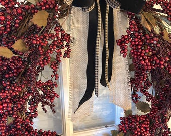 Corona navideña hecha a mano, personalizada, corona navideña, corona de bayas, decoración de repisa, corona para puerta de entrada, corona roja, corona de eucalipto, regalo