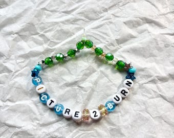 Debut Friendship Bracelet, Picture to Burn