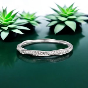 Twist Moissanite Ring Band, Class Style Women&#39;s Ring Rose gold, Moissanite Wedding Ring Band, Minimalist Moissanite Diamond Stacking Ring