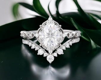Vintage Moissanite Engagement Ring Set,1.25CT Moissanite ring,Oval cut ring,Rose Gold Crown ring,Unique Stacking ring,Diamond Cluster ring