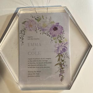 Jarrones, carteles familiares y pulseras
