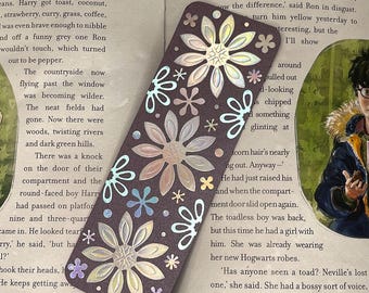 Handmade Floral Bookmark, Iridescent Mother-of-Pearl Style, Double-Layered Book Accessory