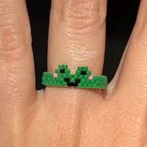 Frog Ring: Beaded Jewelry, Froggy, Green Toad, Handmade