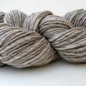 Light Gray Weaving Yarn, Navajo Weaving Yarn, Grey Wool Yarn, 4oz skein image 2