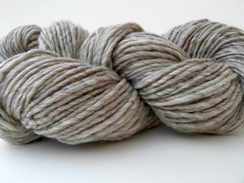 Light Gray Weaving Yarn, Navajo Weaving Yarn, Grey Wool Yarn, 4oz skein image 2