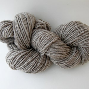 Light Gray Weaving Yarn, Navajo Weaving Yarn, Grey Wool Yarn, 4oz skein image 5